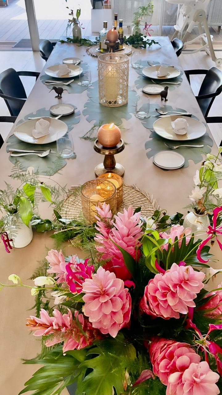 Table aux couleurs de Saint-Barth préparée avec soin